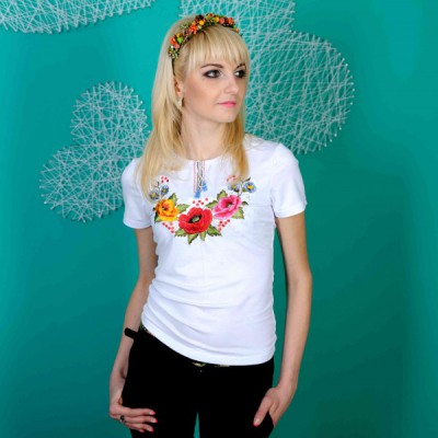 Embroidered t-shirt "Malves"
